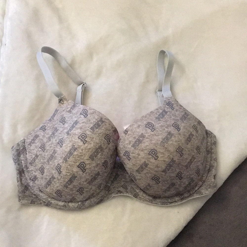 Victoria’s Secret bra size 34DD new never worn.